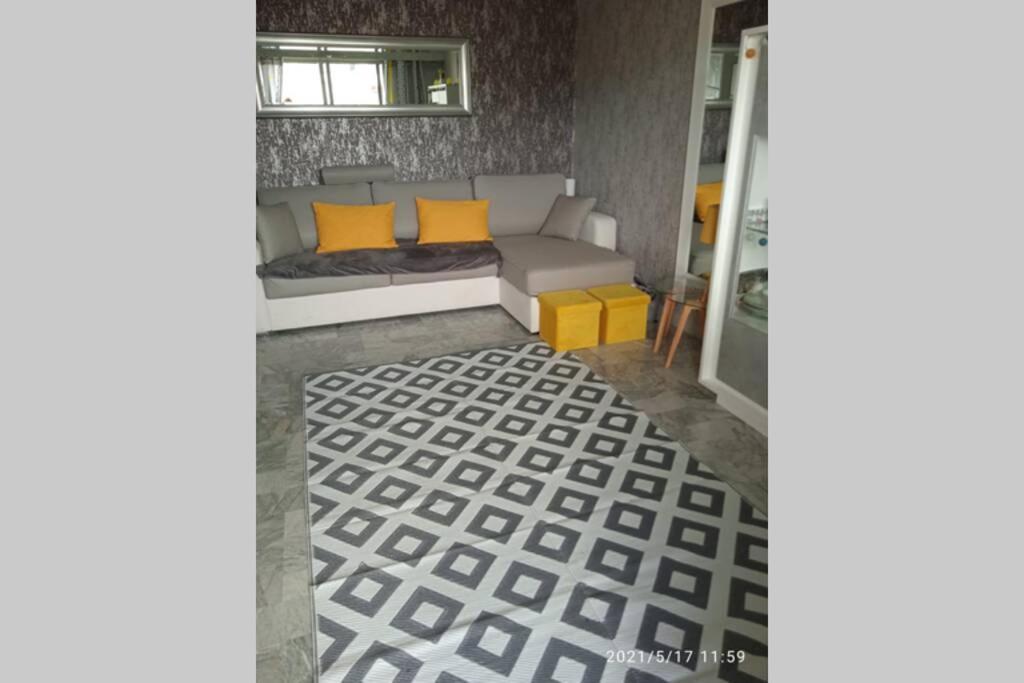 Chaleureux Appart 2 Pieces Entierement Renove. Apartment Saint-Laurent-du-Var Bagian luar foto